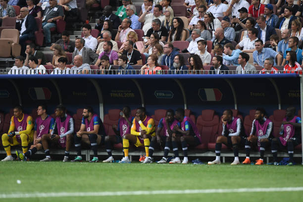 手不仅仅依 手不仅仅依