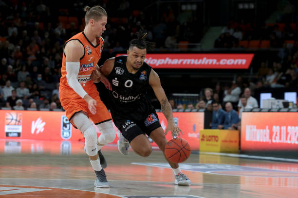 卡尔的出现 卡尔的出现